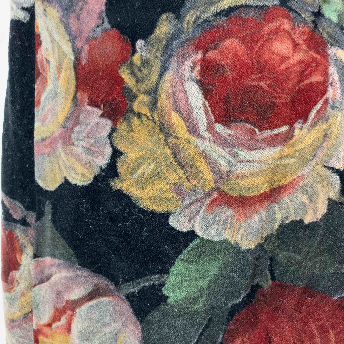 ungaro ウンガロ レディース ロングスカート ブラック 花柄