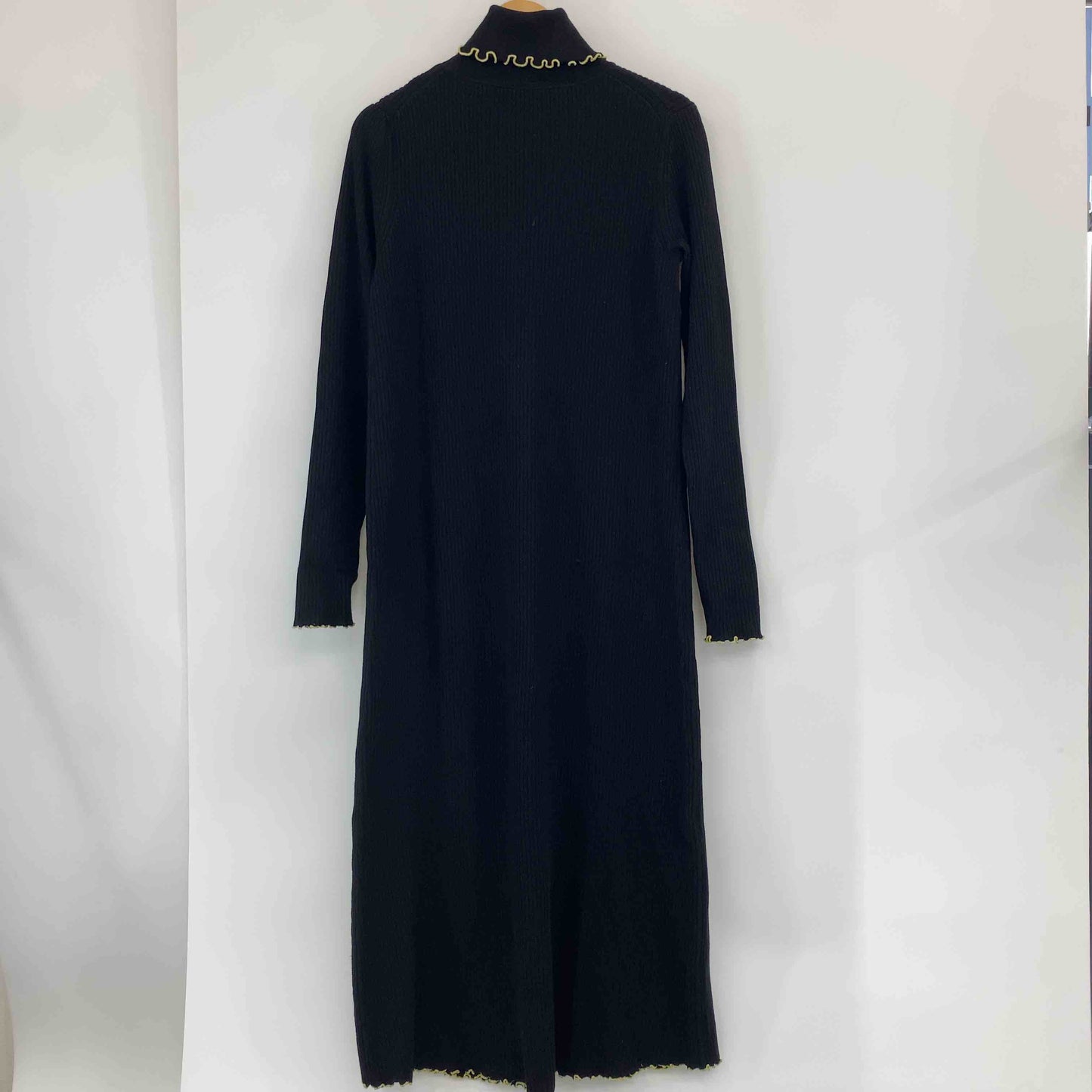 レディース ニットワンピース 黒 リブ編み 裾スリット