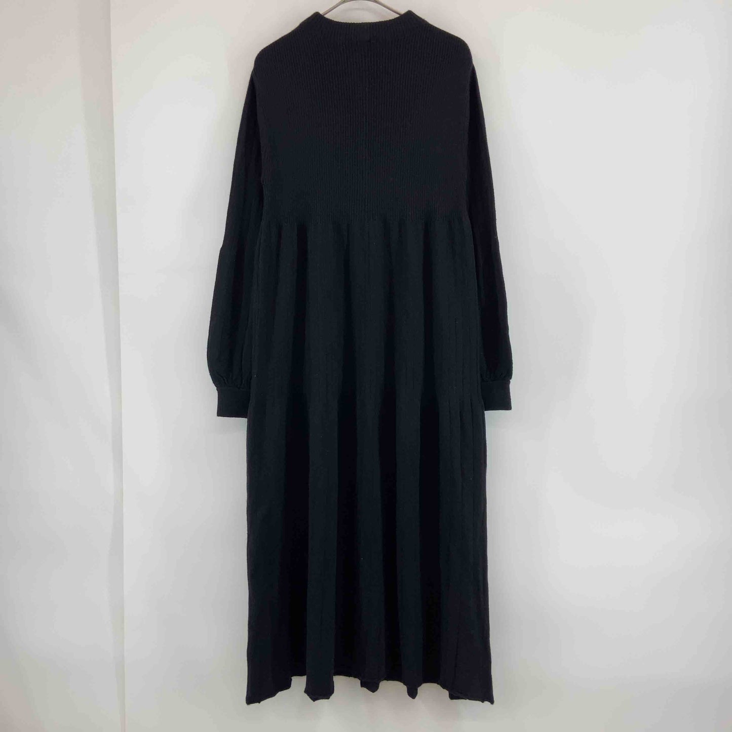 TRAZZO DONNA トラッツォドンナ レディース ニットワンピース　リブ　ハイネック　黒