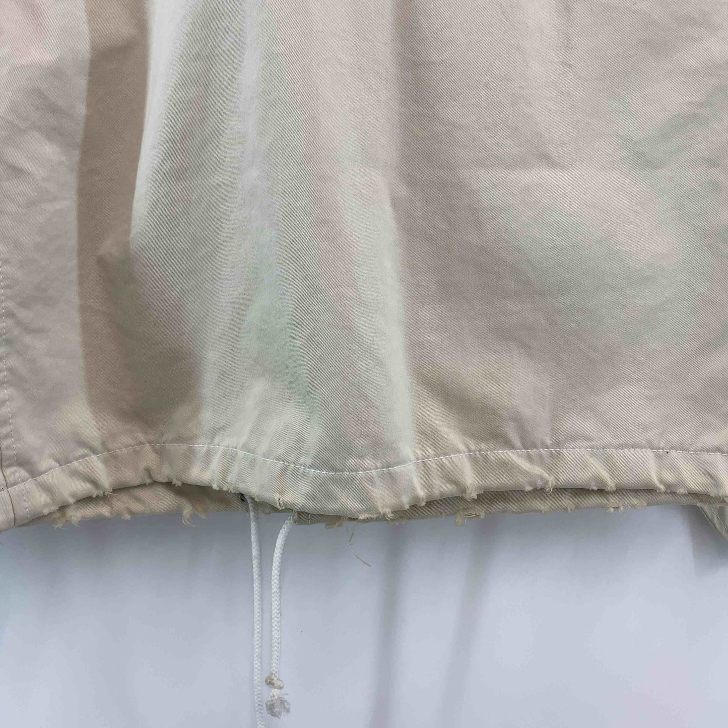 WJK ダブルジェイケイ メンズ ミリタリージャケット ライトベージュ ドローストリング ダメージ加工