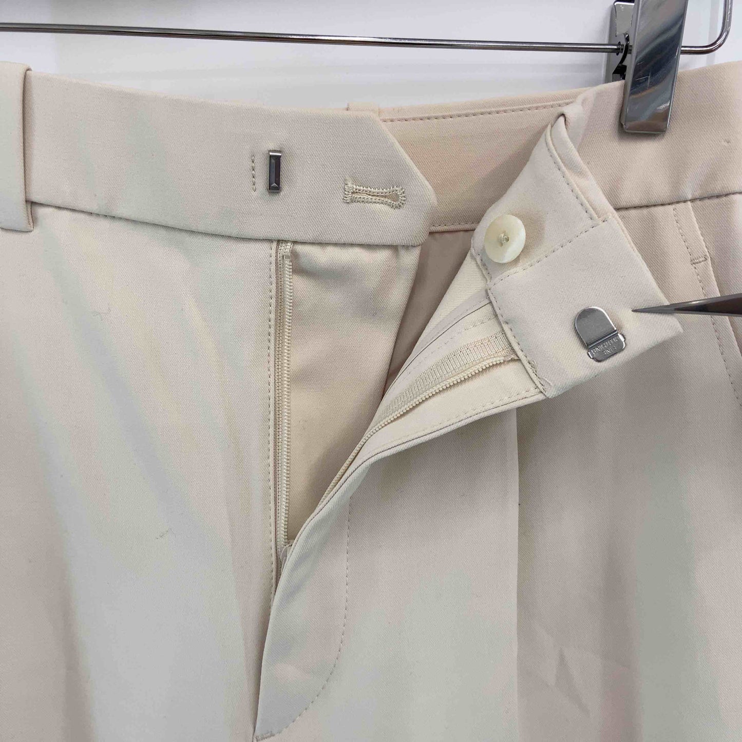 UNIQLO ユニクロ レディース カジュアルパンツ タックパンツ アイボリー