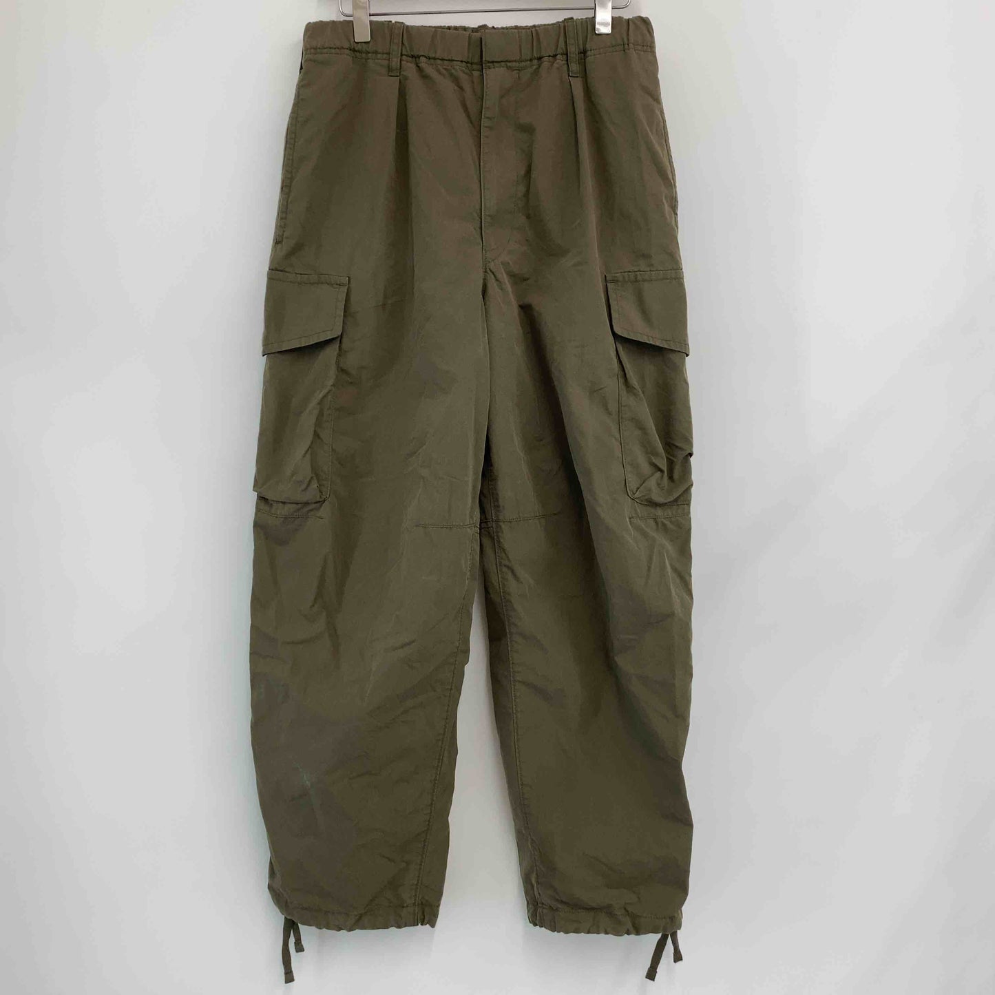 UNIQLO U ユニクロユー メンズ カーゴパンツ　ウエストゴム　裾絞り　カーキグリーン