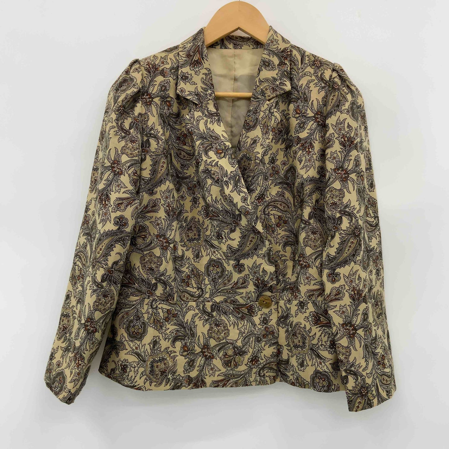 レディース テーラードジャケット　セットアップ　プリーツスカート　総柄　ベージュ　裏地