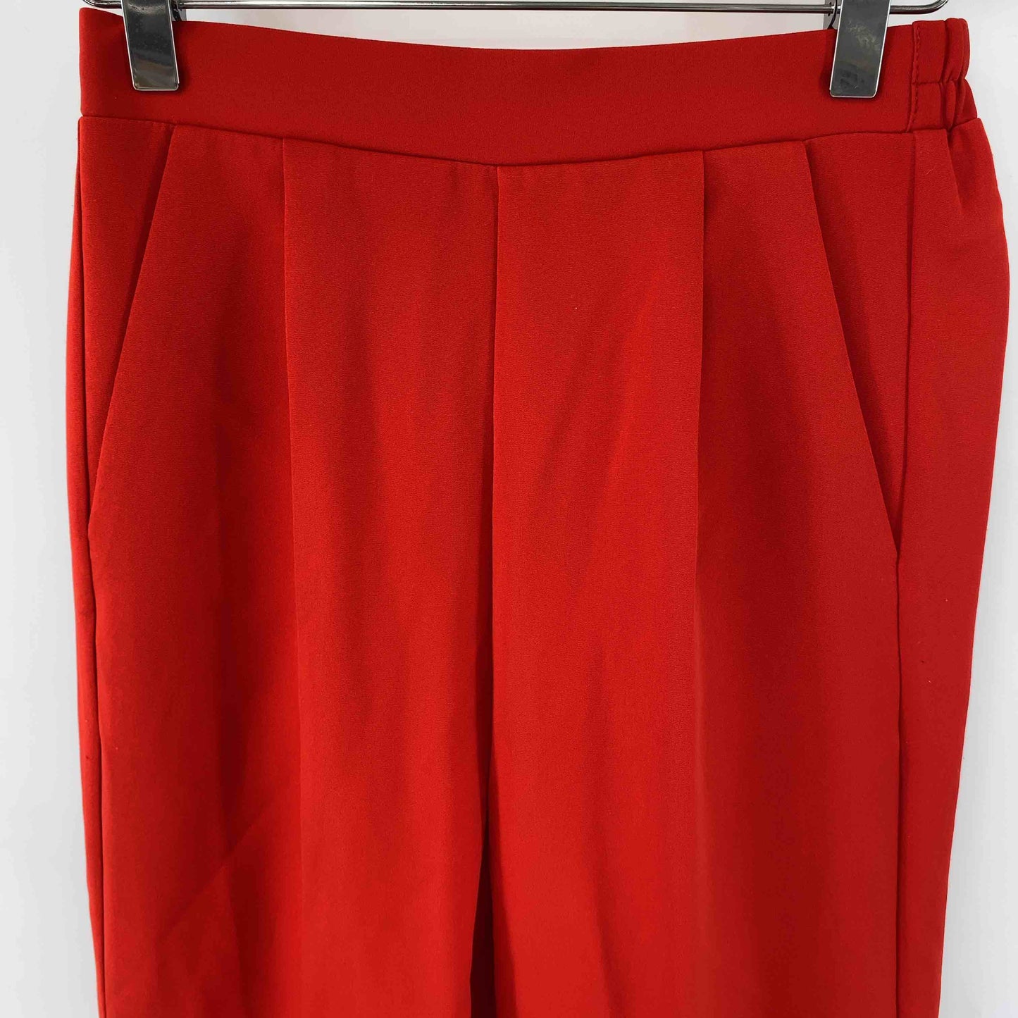 レディース カジュアルパンツ　タック　スラックス　ウエストゴム　赤