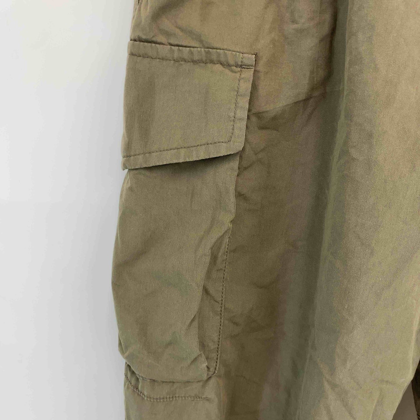 UNIQLO U ユニクロユー メンズ カーゴパンツ　ウエストゴム　裾絞り　カーキグリーン