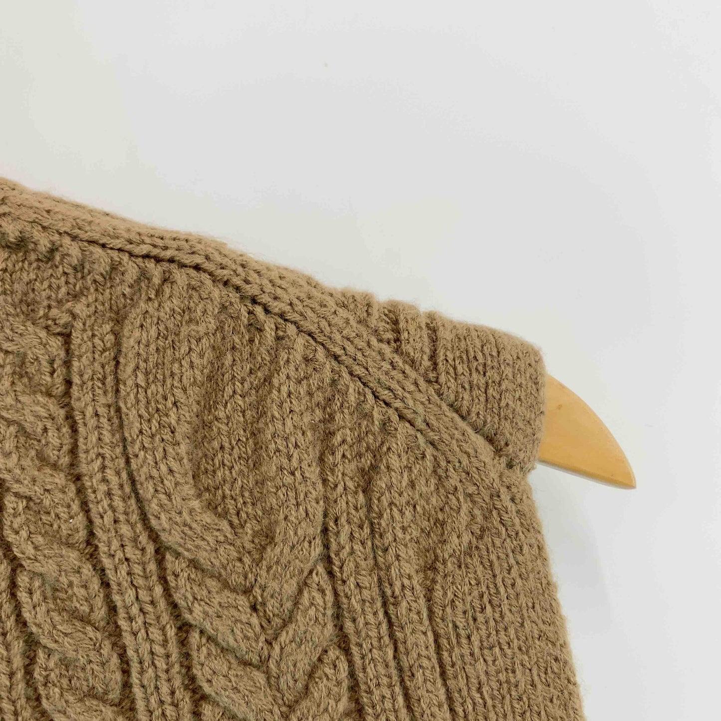 GU ジーユー レディース ベスト/ジレ 茶 ニットベスト クルーネック ケーブル編み