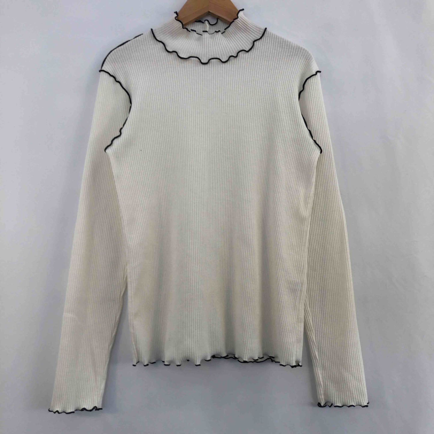 earth music&ecology アースミュージックアンドエコロジー レディース Tシャツ（長袖）ホワイト tk