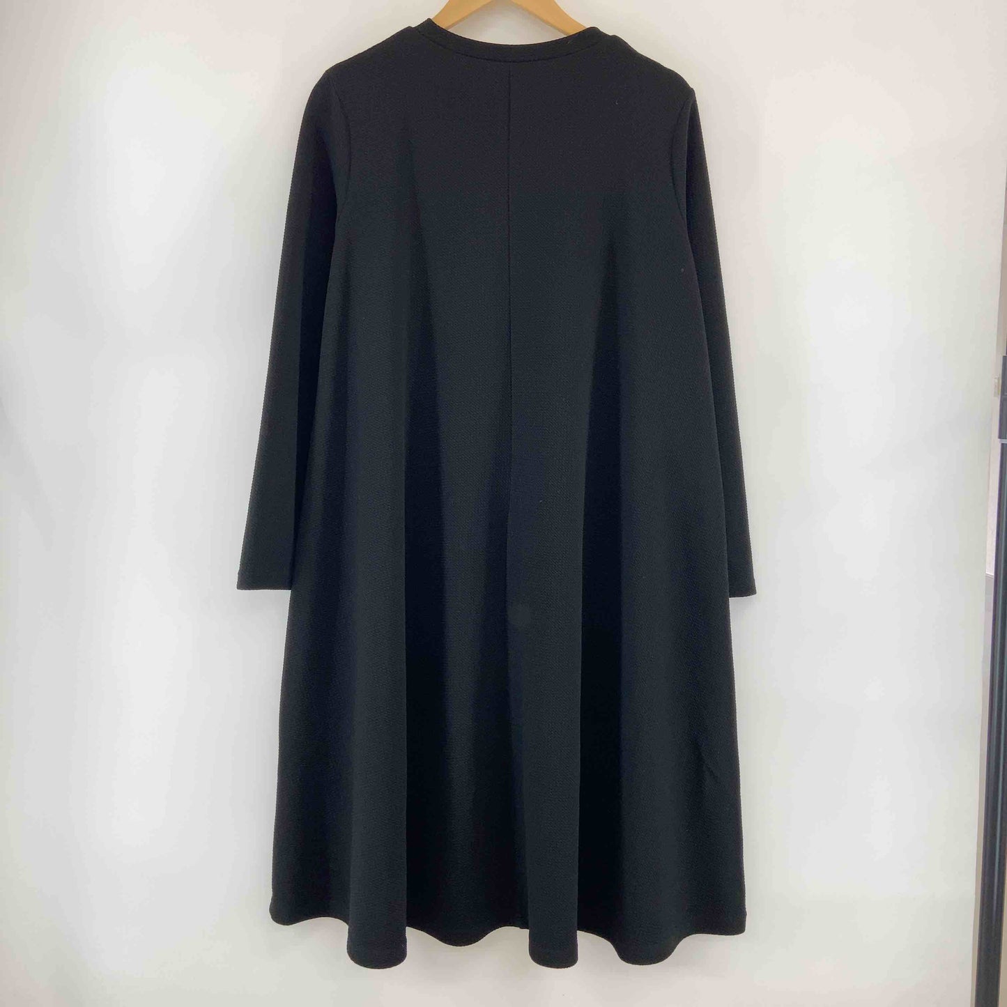 レディース 長袖ワンピース Tシャツワンピース エンボス ブラック