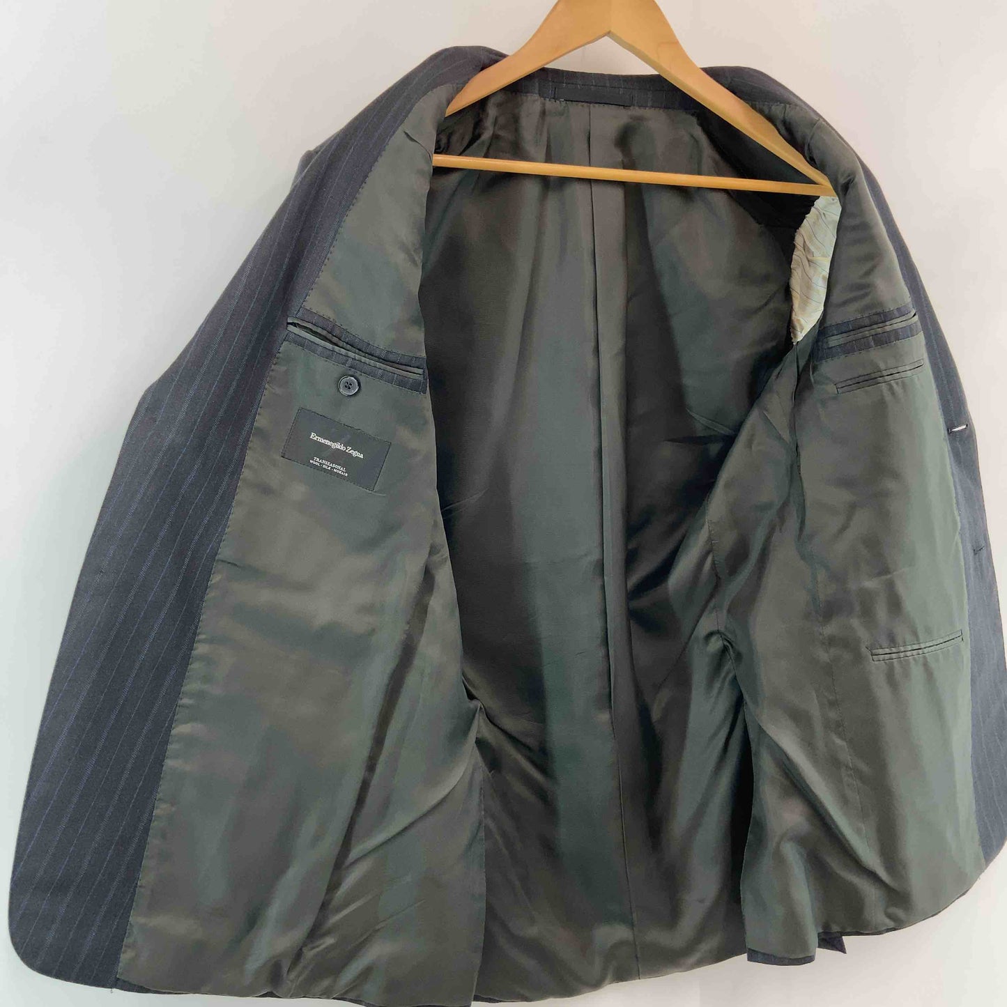 Ermenegildo Zegna エルメネジルドゼニア メンズ テーラードジャケット　ウール混　ストライプ　チャコールグレー系