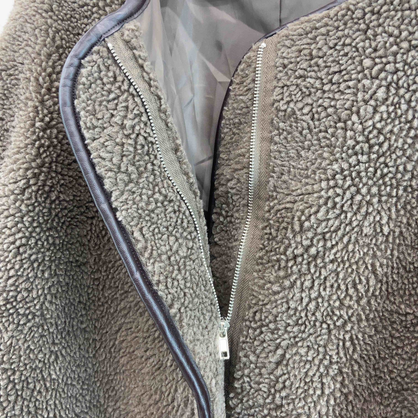 レディース ノーカラージャケット ボアフリースジャケット 茶 ジップアップ