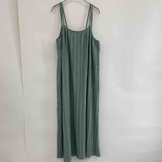 レディース キャミワンピース 緑 プリーツ