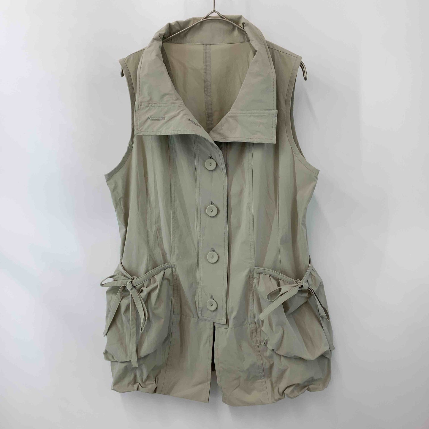 Joy Alpine  レディース ベスト/ジレ バルーン リボン ワイヤー入り襟 ベージュ