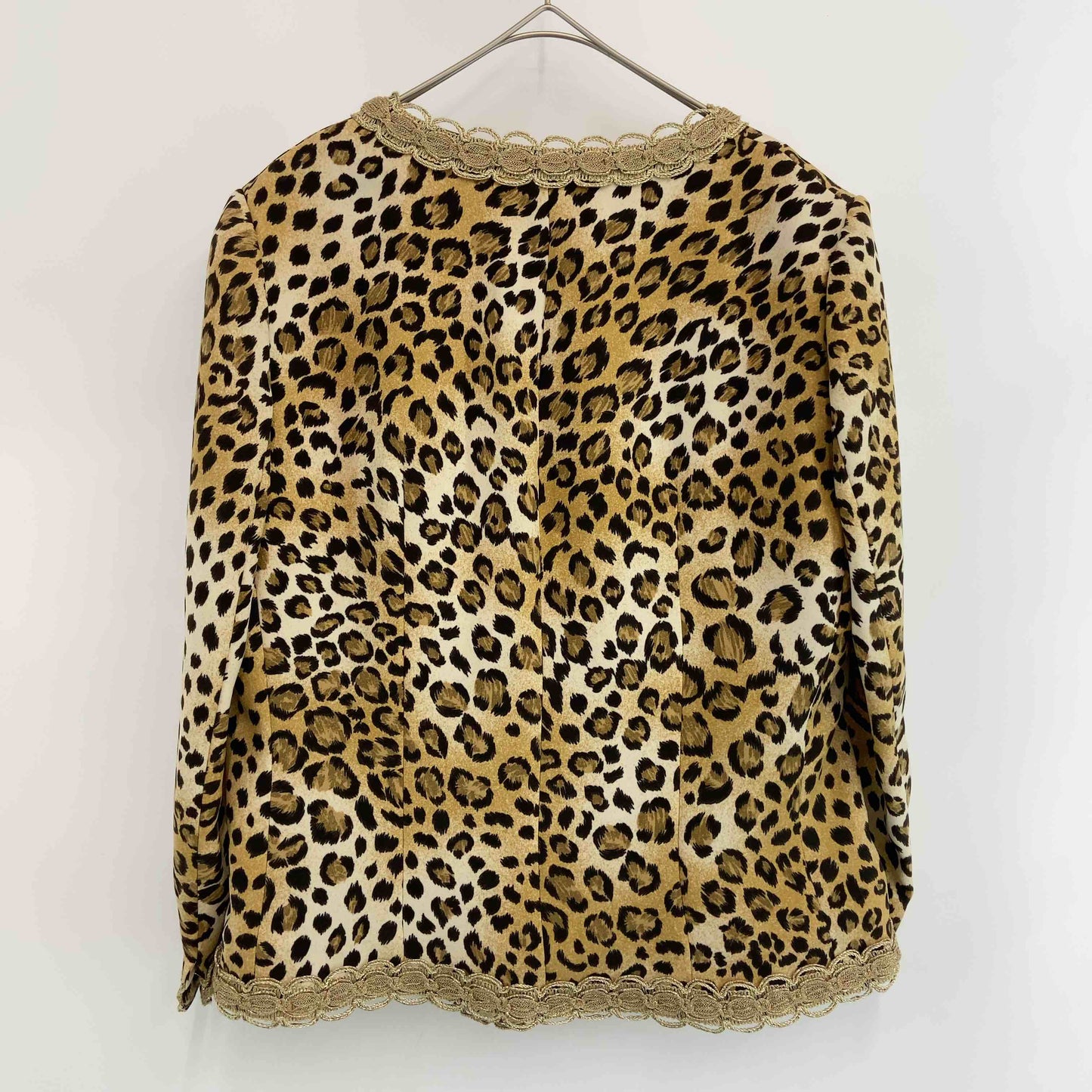 伊太利屋 イタリヤ レディース ノーカラージャケット  レオパード柄  ベージュ