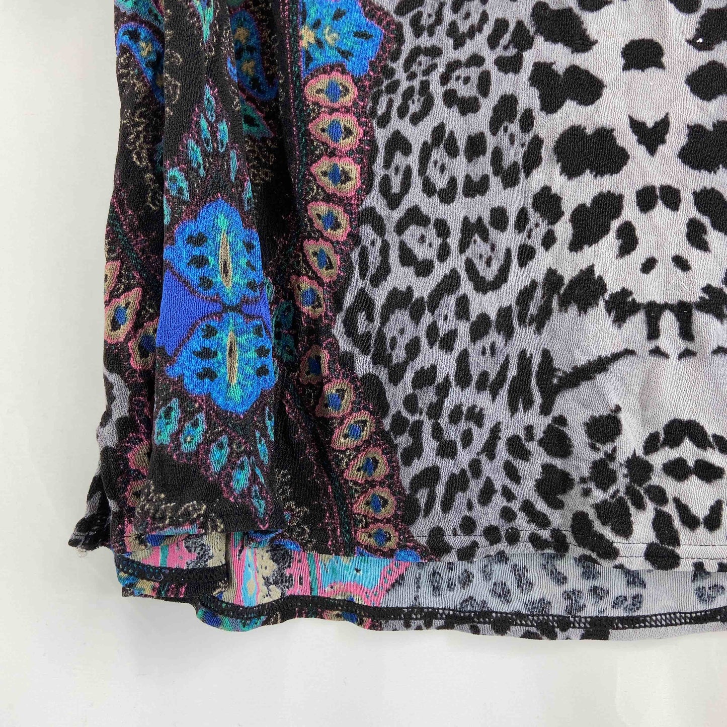 伊太利屋 イタリヤ レディース Tシャツ/カットソー 五分袖 ビーズ装飾 総柄 Vネック