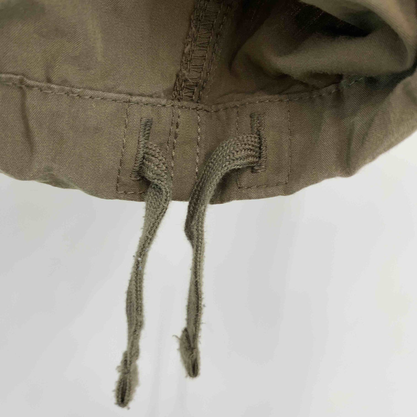 UNIQLO U ユニクロユー メンズ カーゴパンツ　ウエストゴム　裾絞り　カーキグリーン