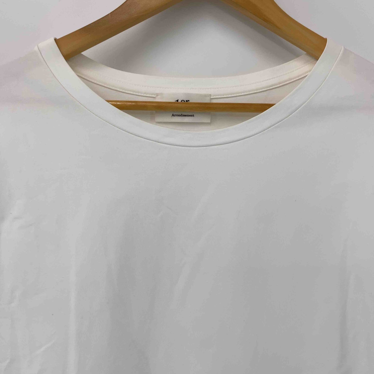 1er Arrondissement プルミエアロンディスモン ホワイト サイドスリット 無地 シンプル レディース Tシャツ（半袖）