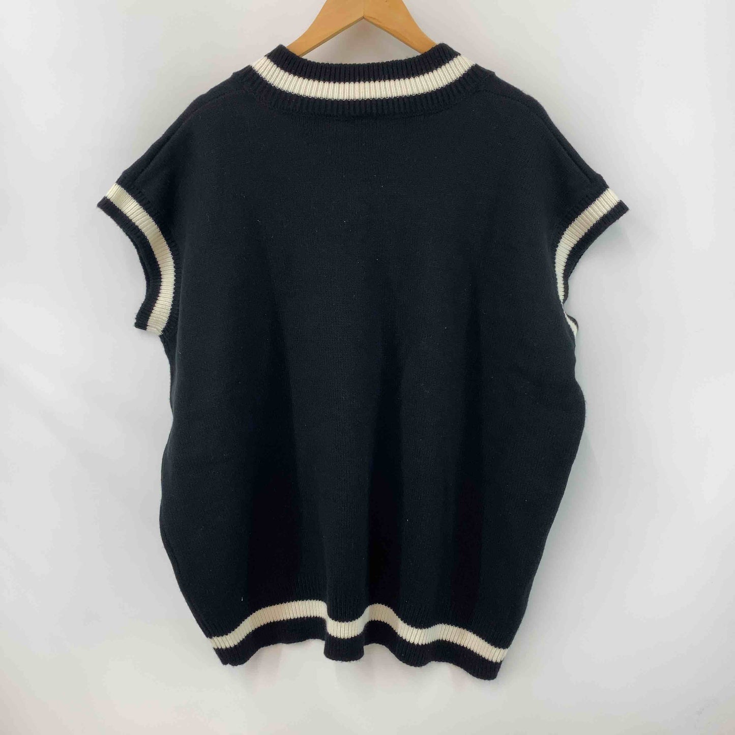 MONO-MART モノマート　黒　ブラック　ベスト　ホワイトライン　サイズＦ　 メンズ ニット/セーター