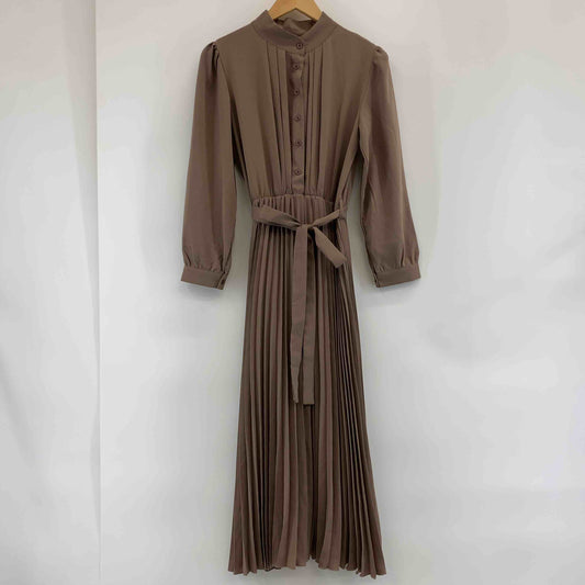 JUNOAH ジュノア レディース 長袖　ロングワンピース　プリーツ　ベージュ