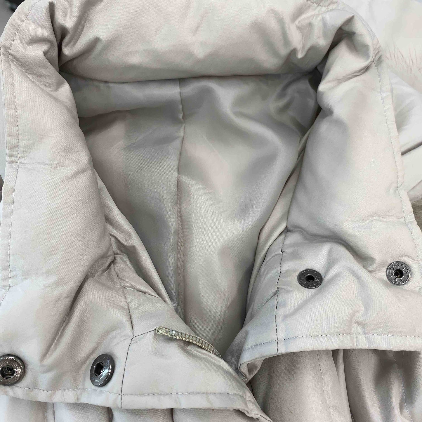 LoCorno レディース ダウンジャケット ライトグレー フード取り外し可