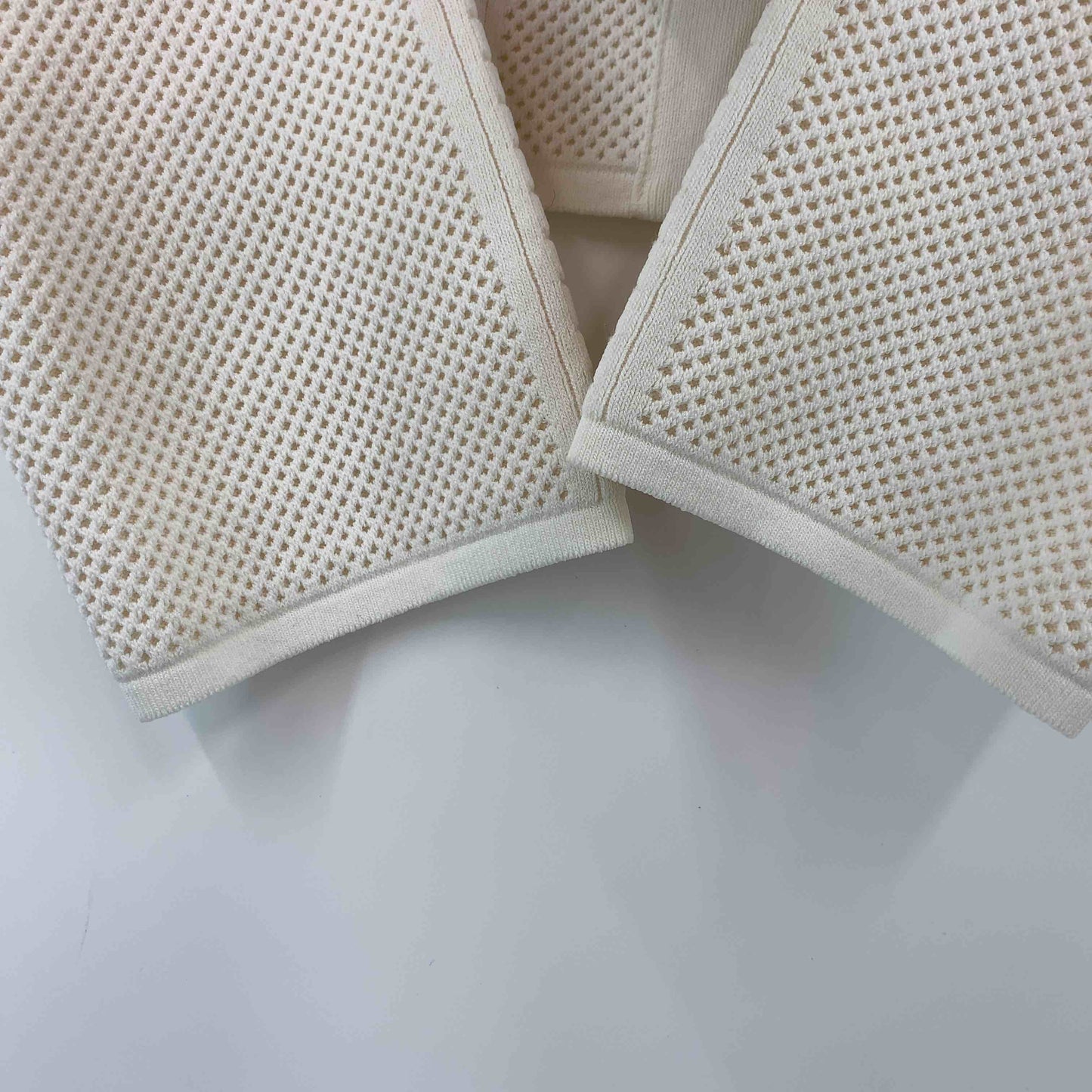 SHEIS SO  レディース イタリア製 ノーカラージャケット セットアップ ノースリーブワンピース ニット 白