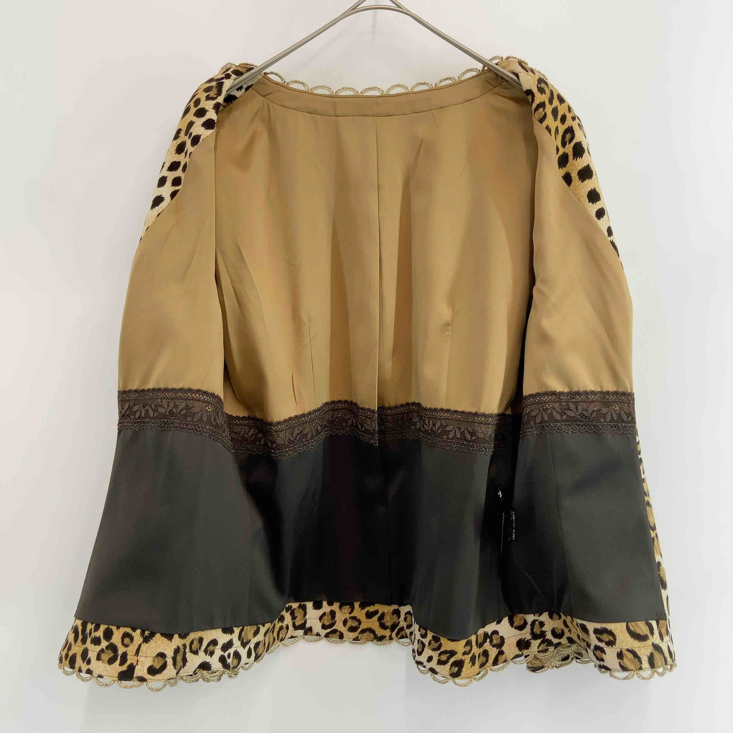 伊太利屋 イタリヤ レディース ノーカラージャケット  レオパード柄  ベージュ