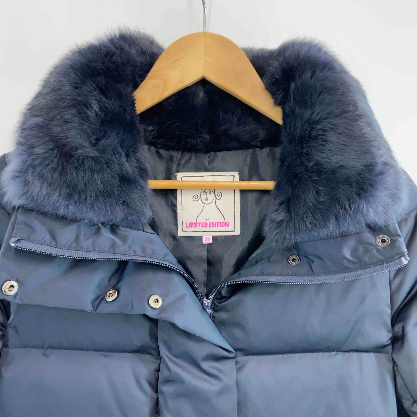 LIMITED EDITION  レディース ダウンジャケット ブラック