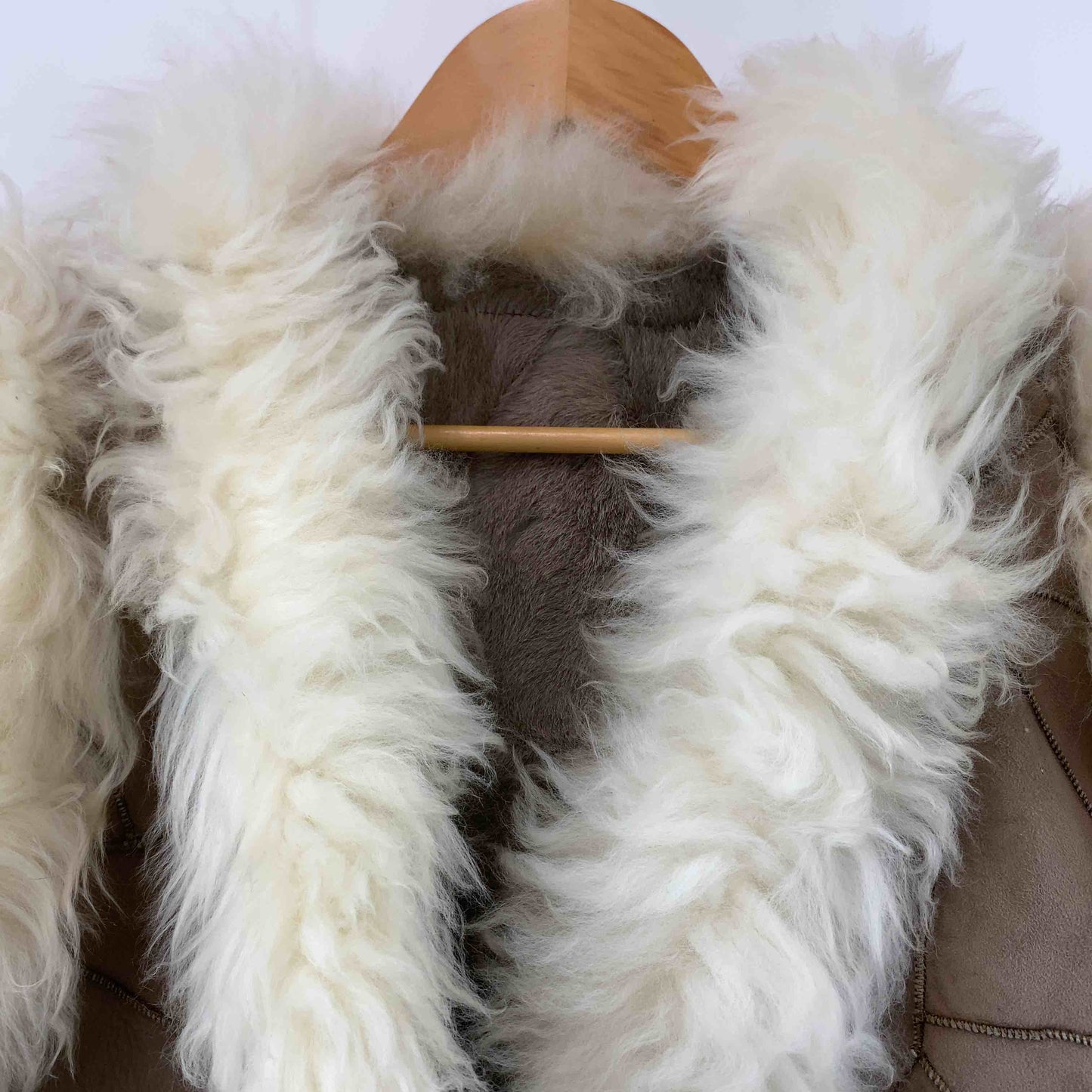 レディース 毛皮/ファーベスト ムートン ブラウン