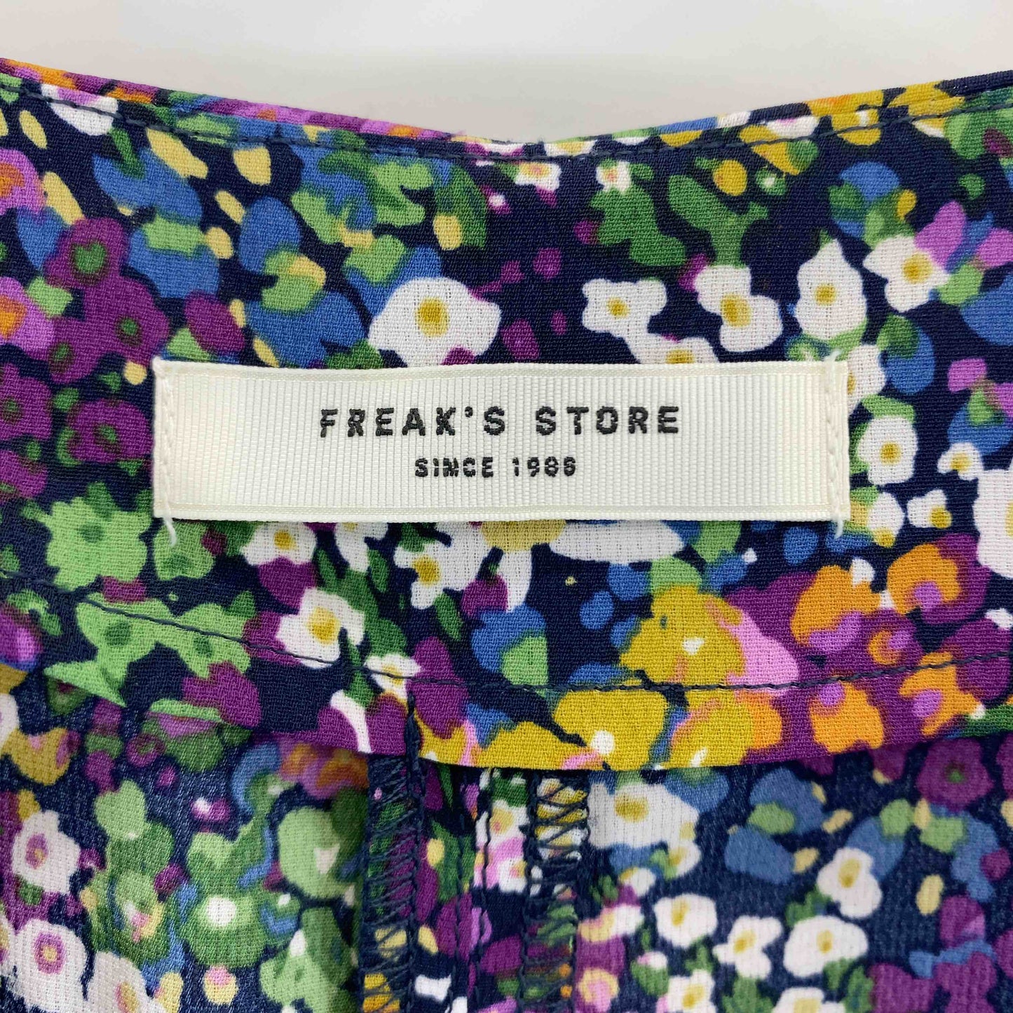 FREAK’S STORE フリークスストア　マルチカラー　花柄　裏地無し　カラーレス　前面ボタン　 レディース 長袖ワンピース
