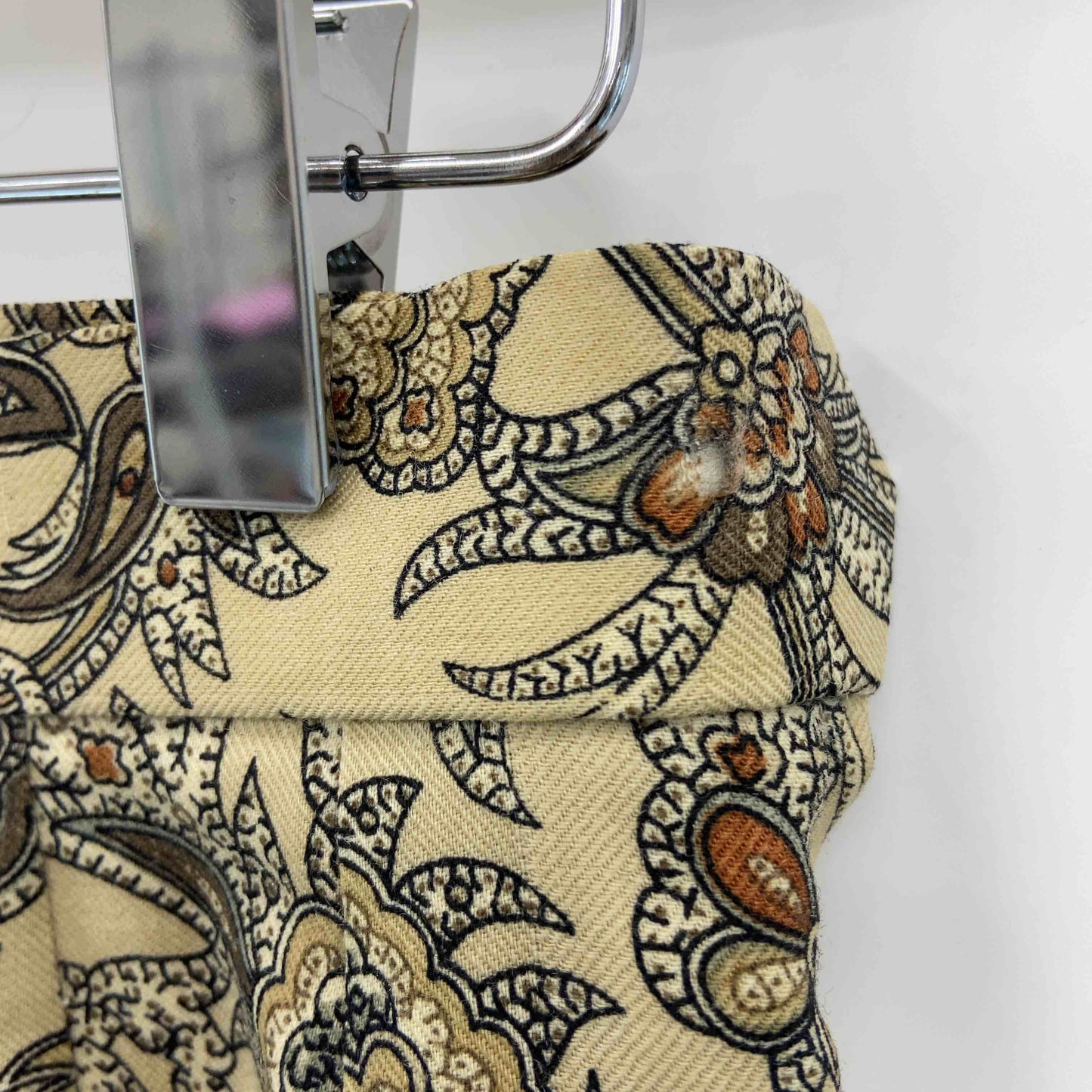 レディース テーラードジャケット　セットアップ　プリーツスカート　総柄　ベージュ　裏地