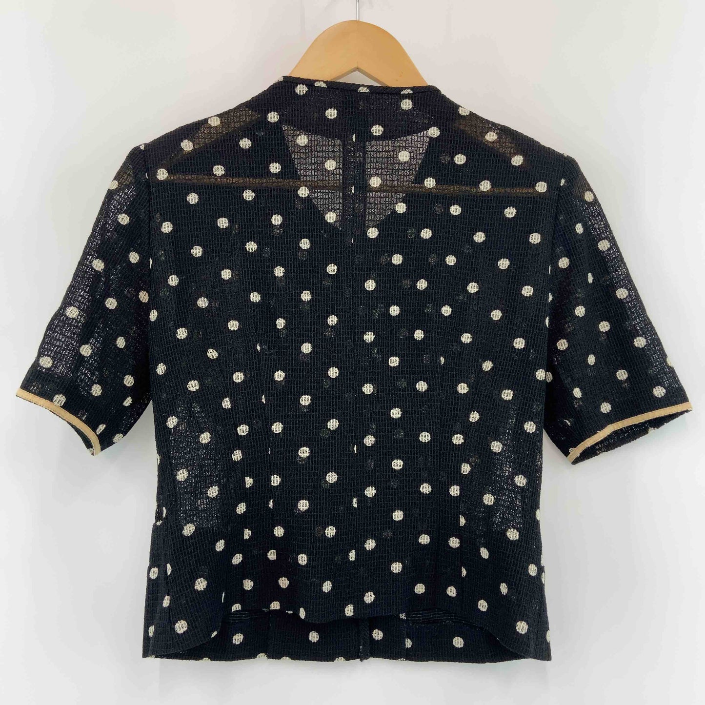 レディース ノーカラージャケット　半袖ブラウス　ポケット　水玉　黒