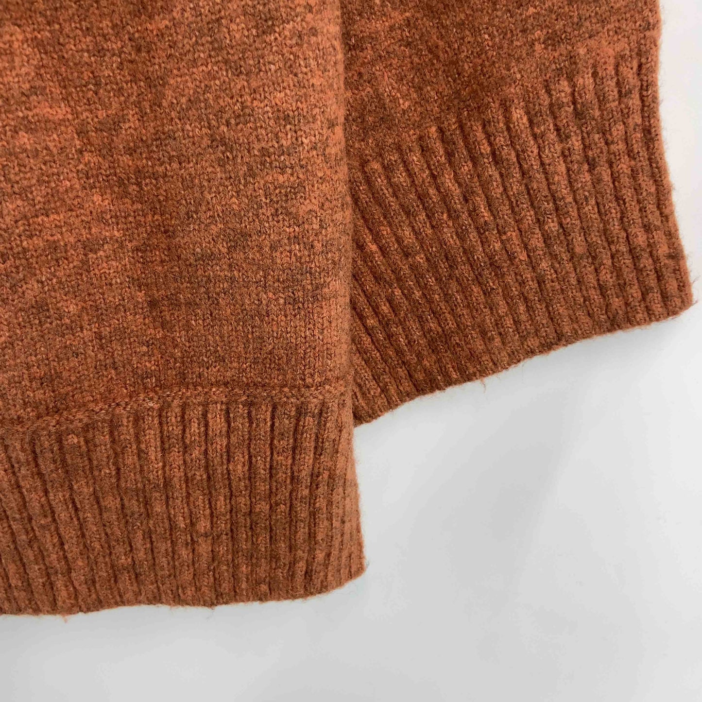 レディース ニット セーター ハーフジップ　ハイネック　サーモンオレンジ系