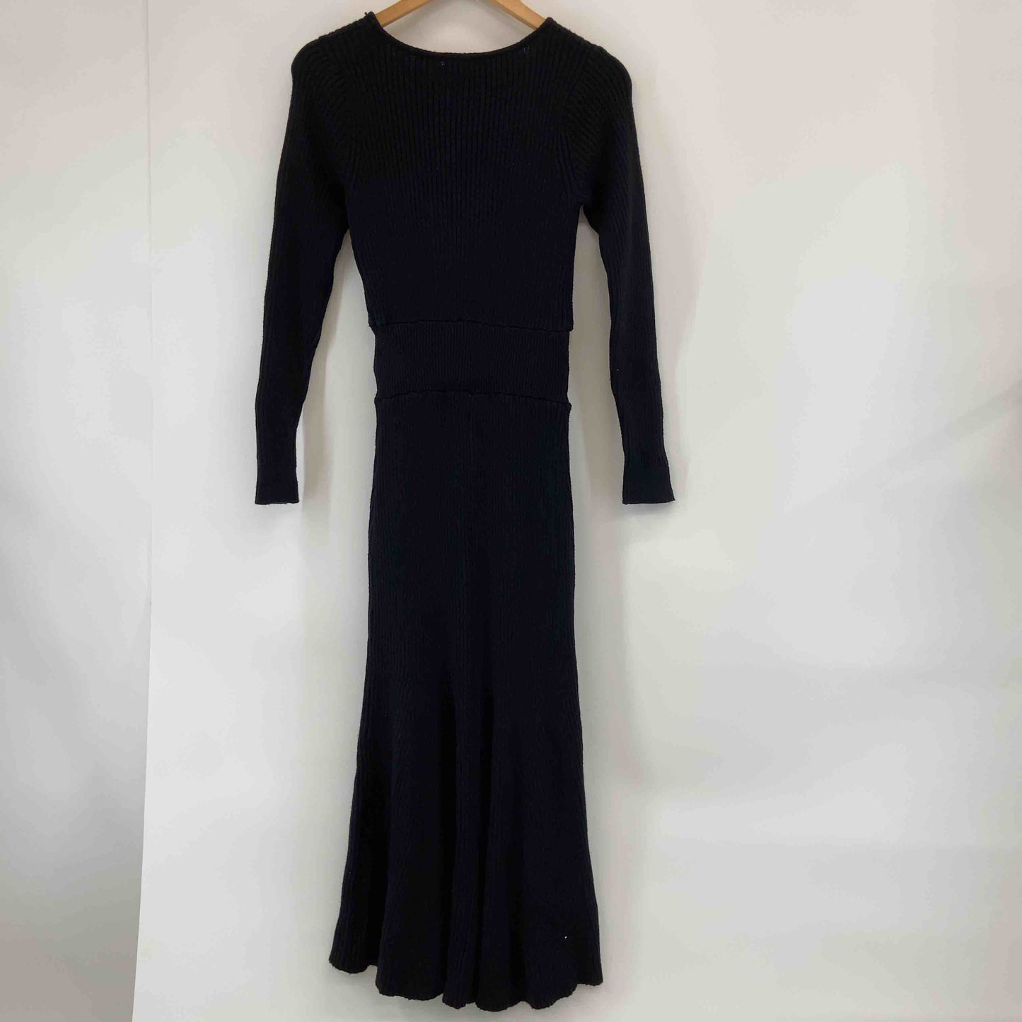 Resexxy リゼクシー レディース リブニットワンピース　長袖　ロング丈　Vネック　黒