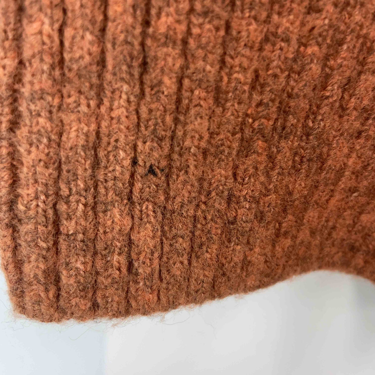 レディース ニット セーター ハーフジップ　ハイネック　サーモンオレンジ系