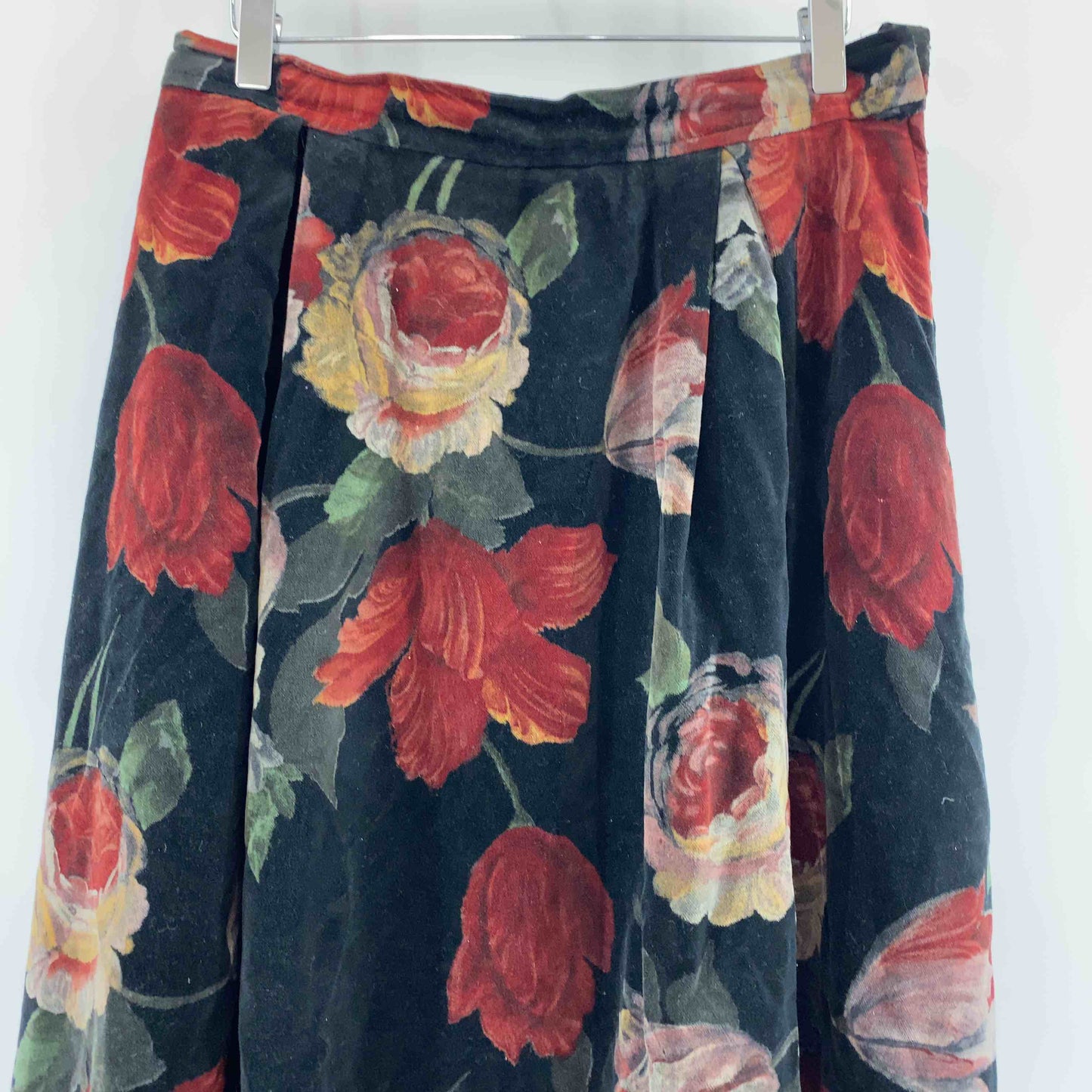 ungaro ウンガロ レディース ロングスカート ブラック 花柄