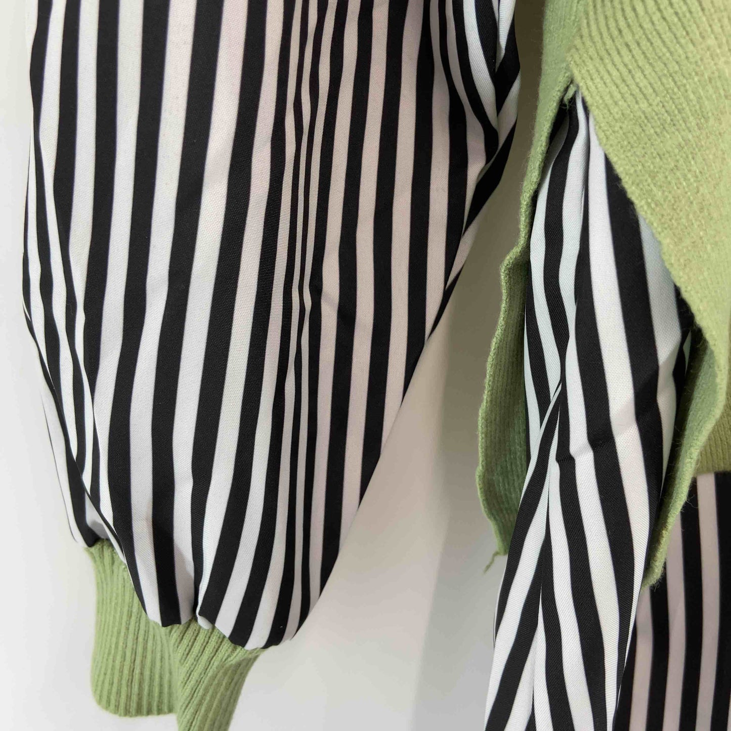 UQQA 緑　黒　白　ドッキングブラウス　レディース 長袖シャツ/ブラウス