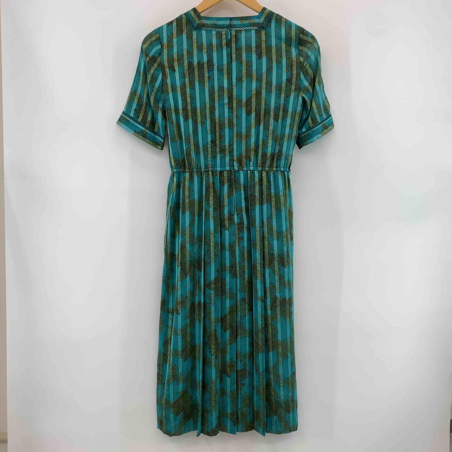 東京スタイル　ビンテージ　昭和レトロ　グリーン　ストライプ　その他  レディース 半袖ワンピースとブラウスのセットアップ