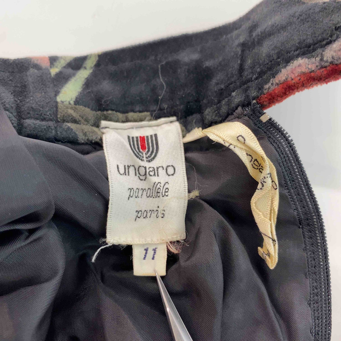 ungaro ウンガロ レディース ロングスカート ブラック 花柄