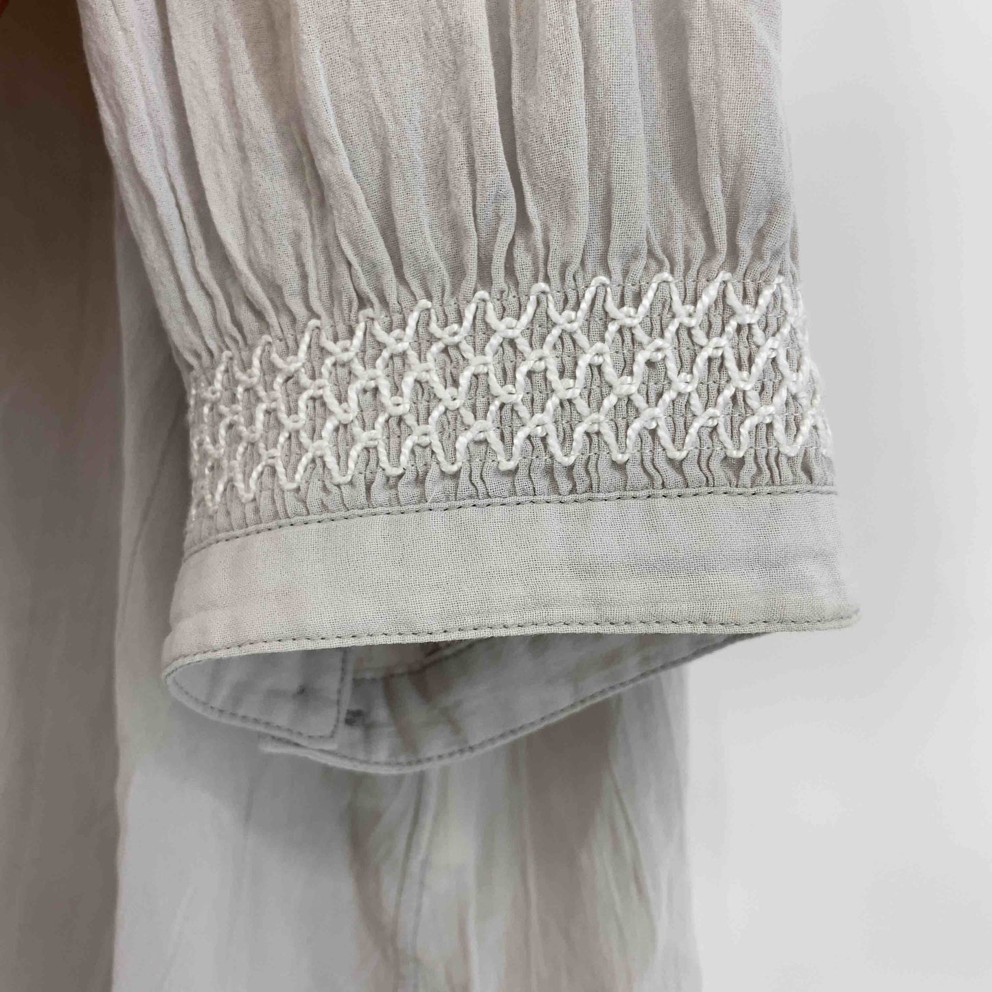 SUSURI ススリ ライトグレー シアー 無地 シンプル レディース 半袖シャツ/ブラウス