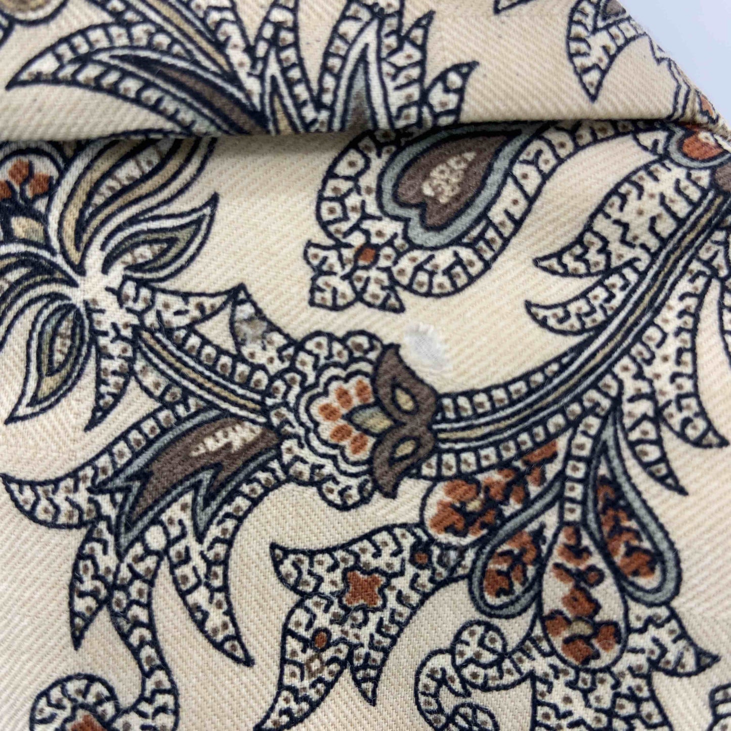 レディース テーラードジャケット　セットアップ　プリーツスカート　総柄　ベージュ　裏地