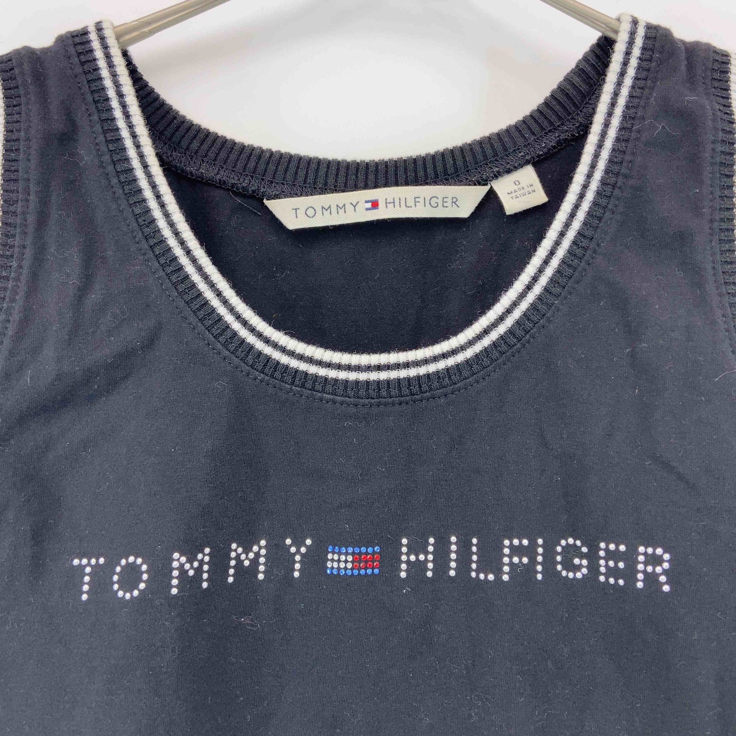 TOMMY HILFIGER  黒　ブラック　無地タンクトップ　ビジュー付き　サイズ0