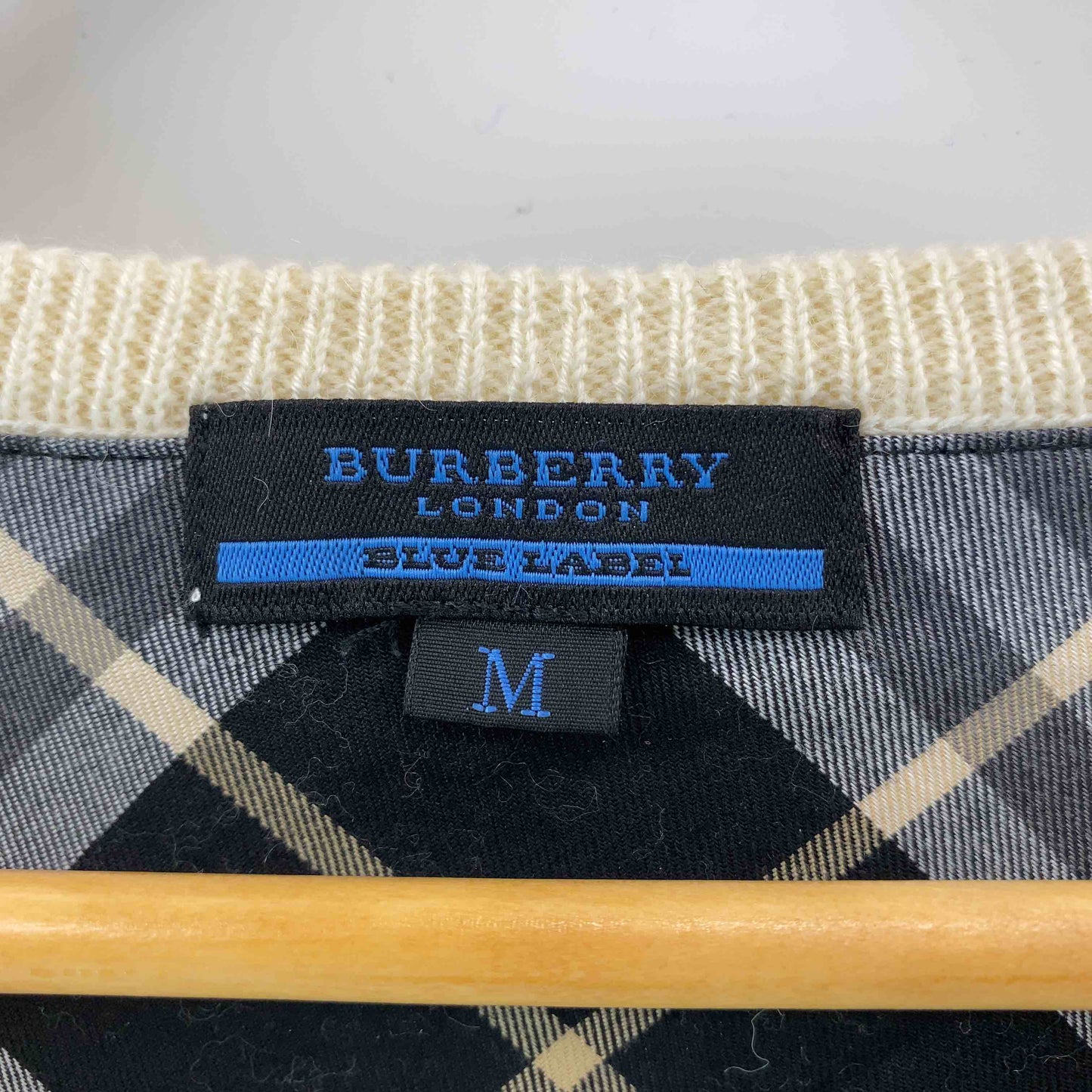 BURBERRY BLUELABEL 白　ホワイト　Vネック　ホースロゴ　セーター　三陽商会　サイズМ