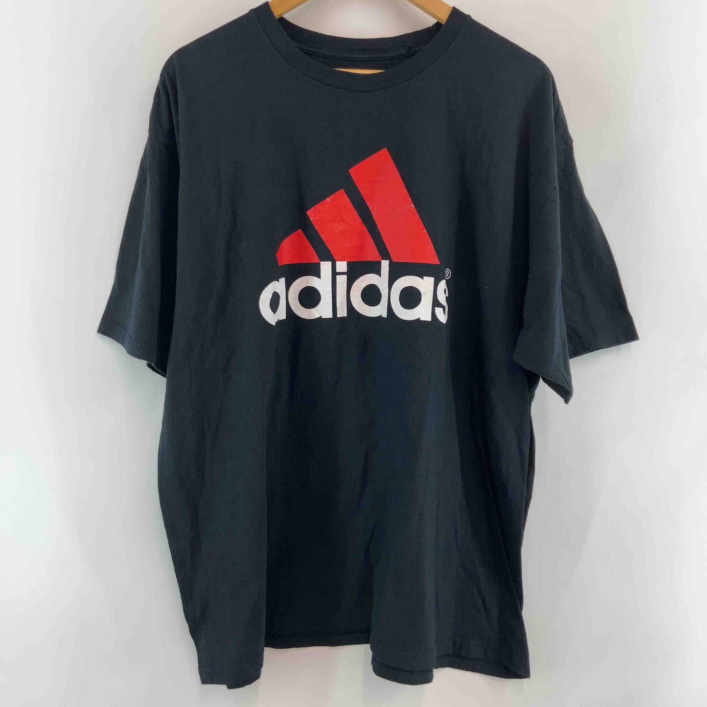 adidas ブラック プリントロゴ メンズ アディダス Tシャツ(半袖/袖無し)